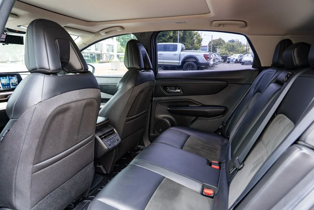 Used 2023 Black Nissan EVOLVE+ image 25