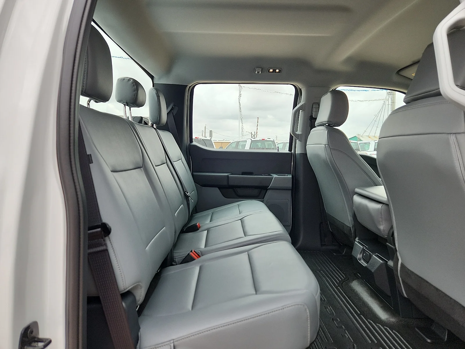 New 2026 Oxford White Ford F-250® XL image 19