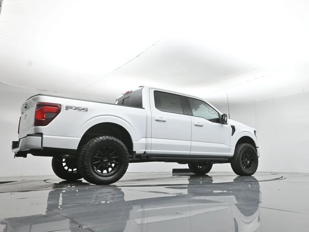 New 2026 Oxford White Ford XLT image 49