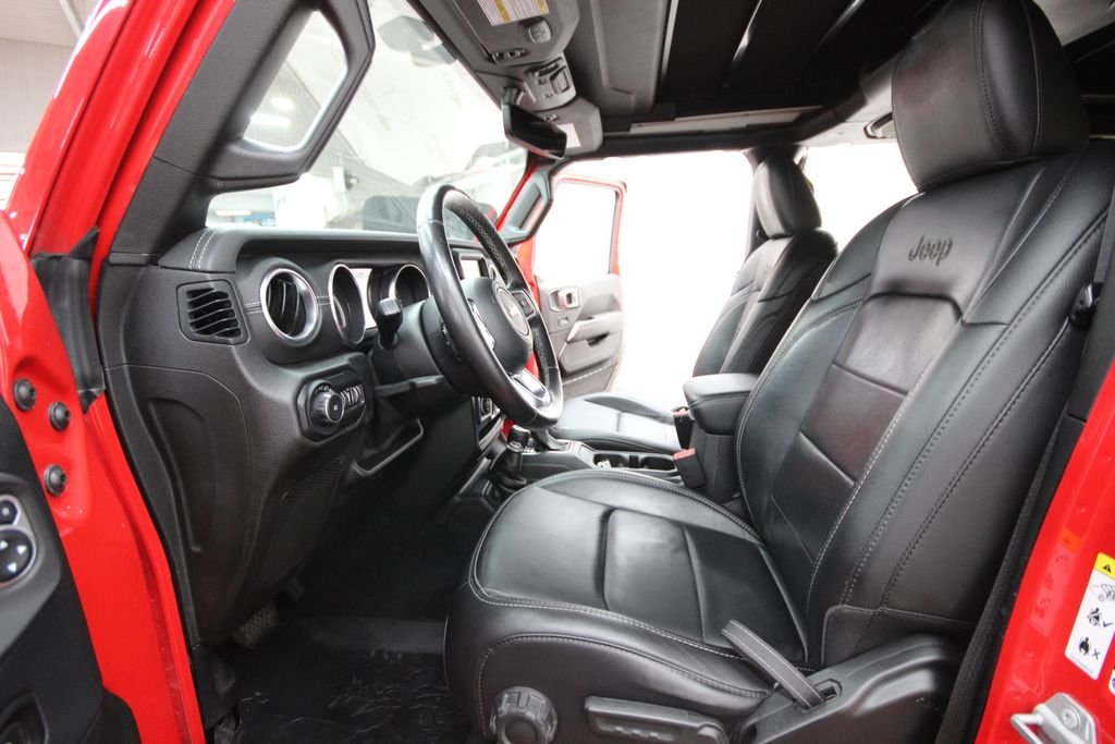 Used 2019 Red Jeep Unlimited Sahara image 12