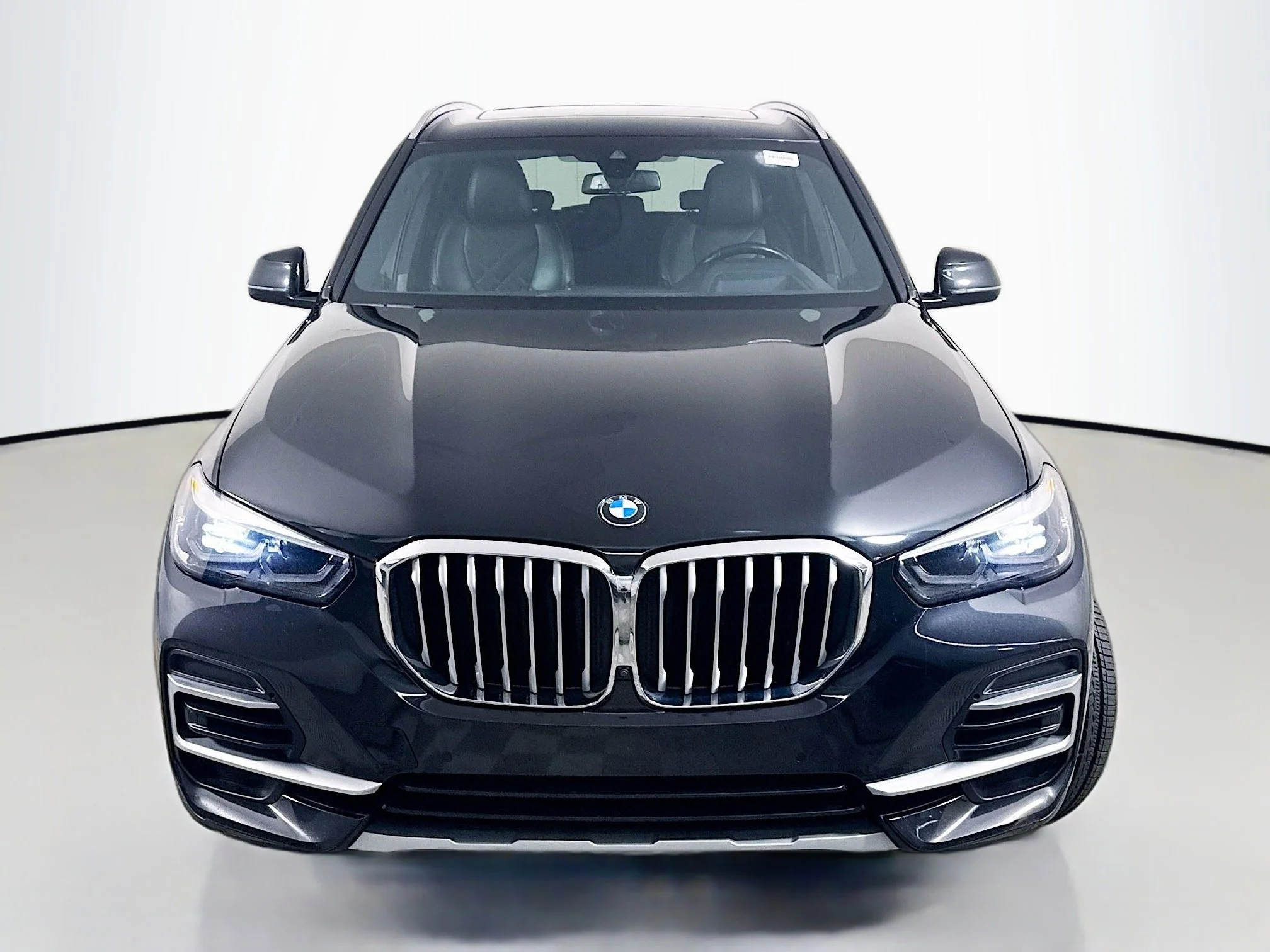Used 2023 Black Sapphire Metallic BMW sDrive40i image 2