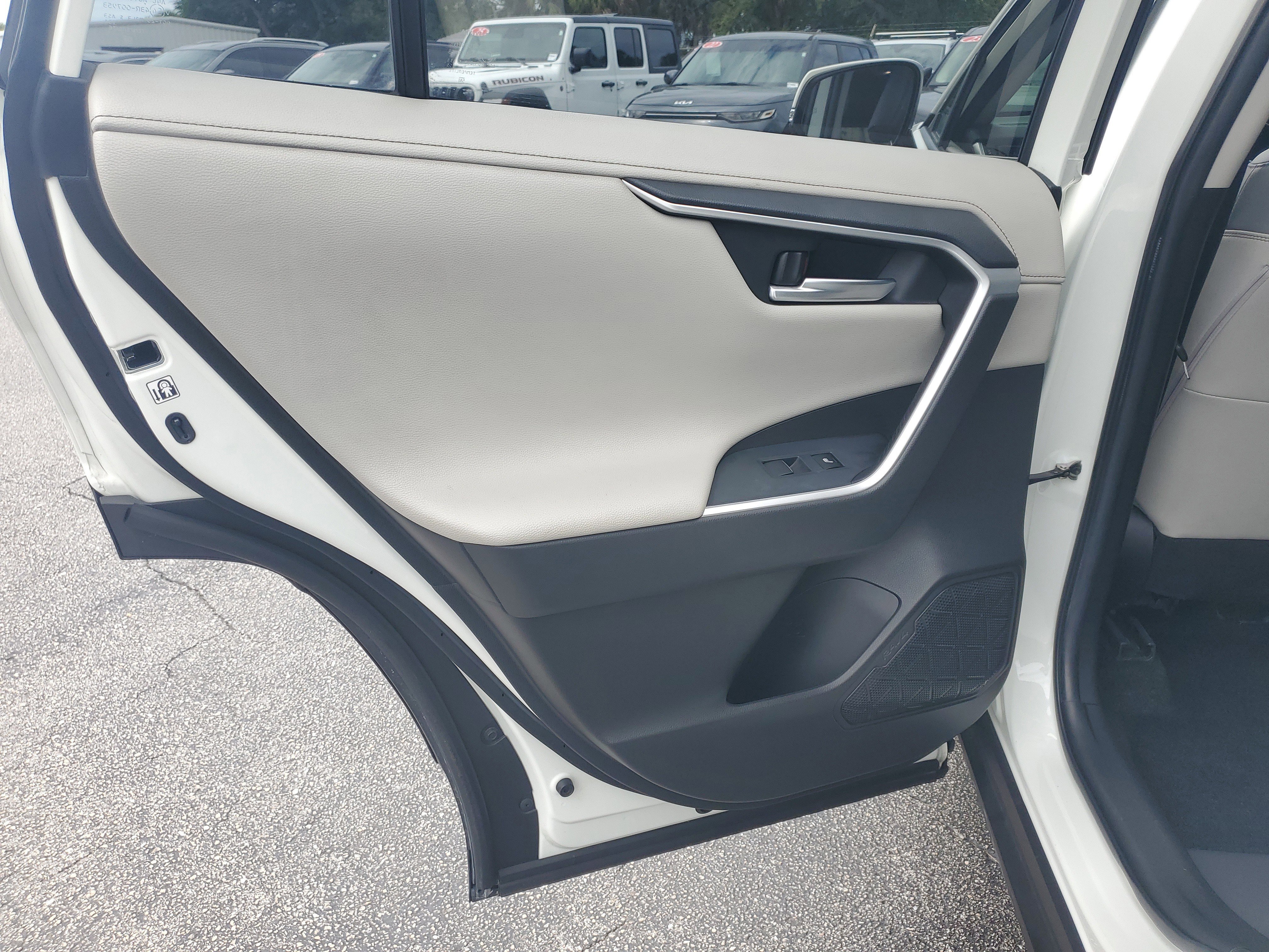 Used 2020 Blizzard Pearl Toyota Hybrid Limited image 14