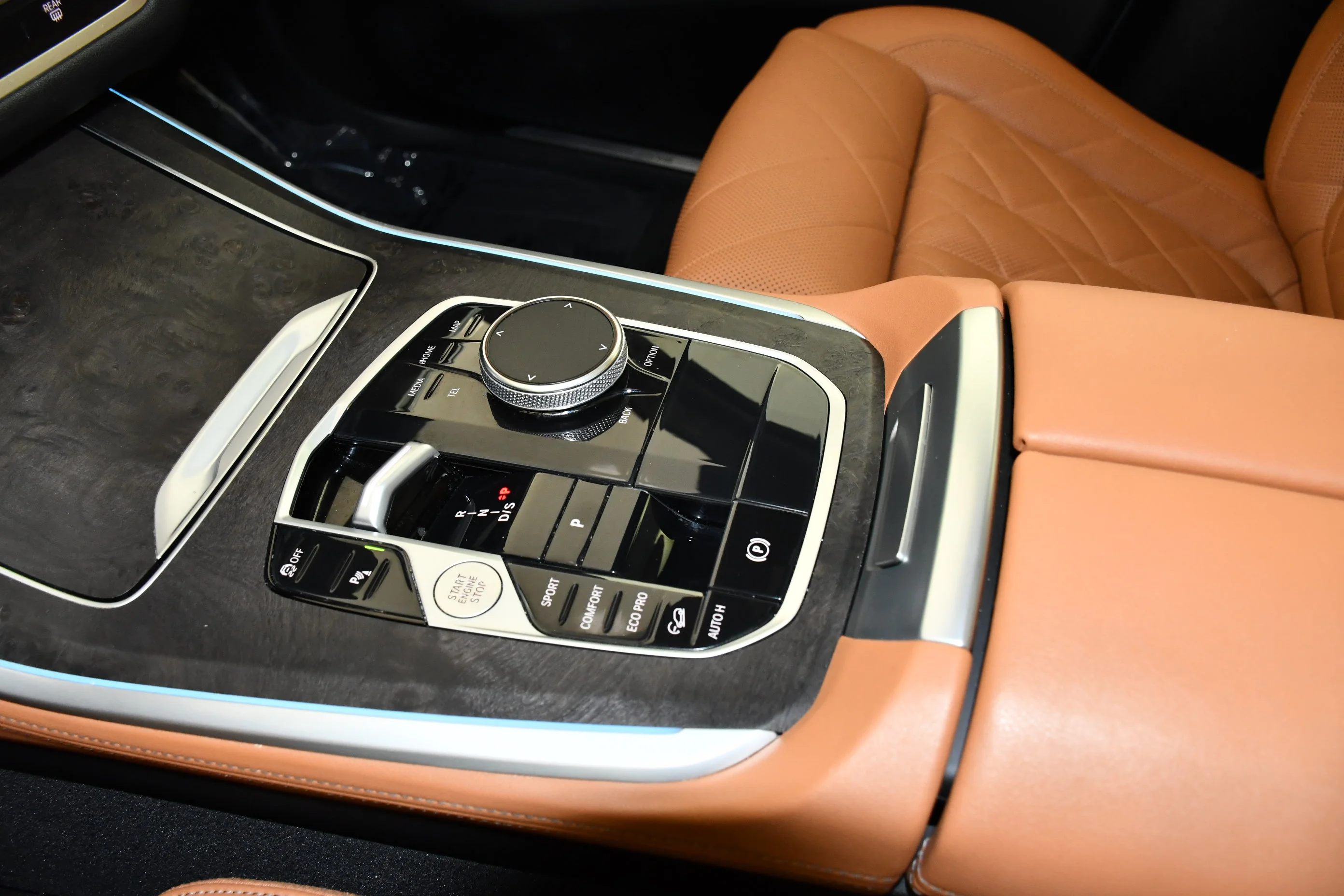 Used 2024 Skyscraper Grey Metallic BMW xDrive40i image 31