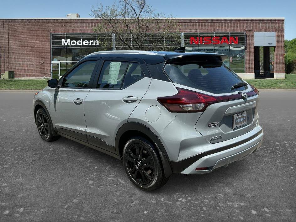 Used 2022 Gray/Super Black Nissan SV image 2