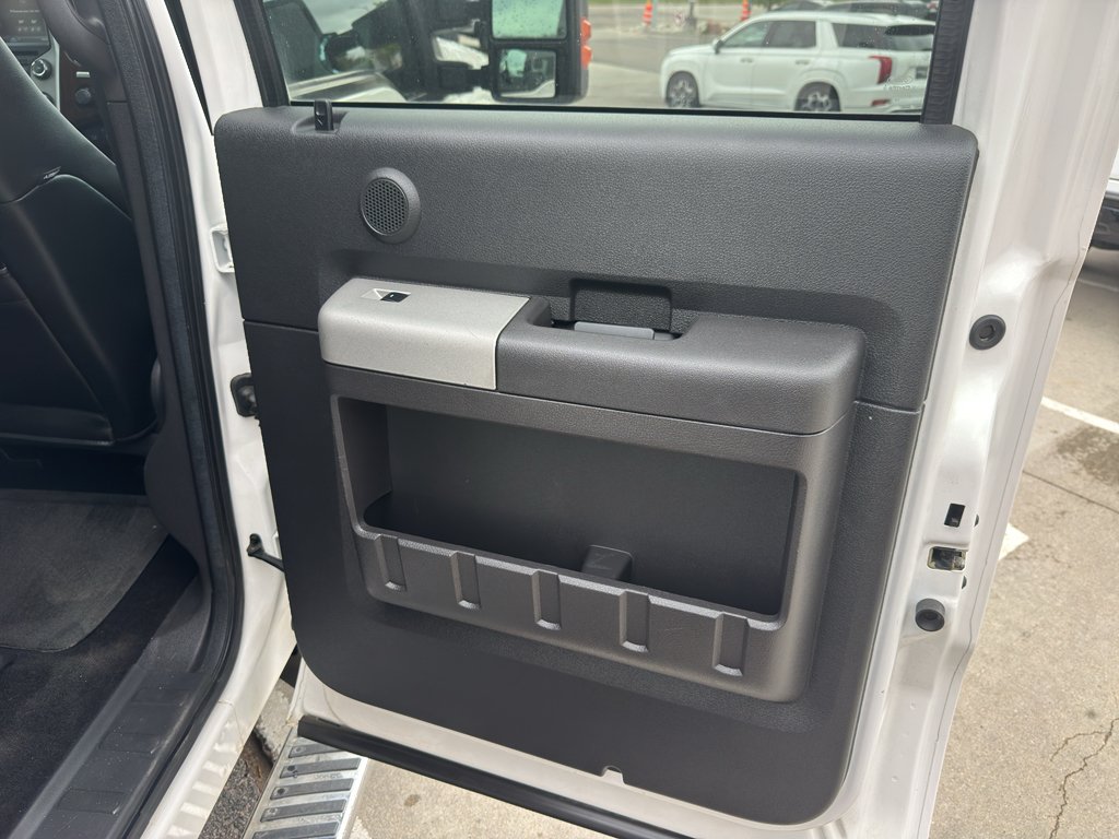 Used 2015 White Ford Lariat image 11