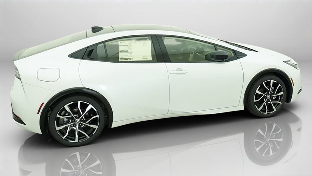New 2026 Wind Chill Pearl Toyota XSE image 8