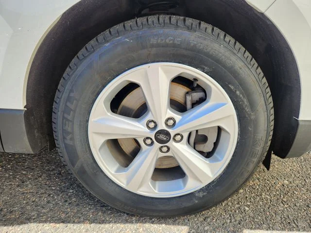 Used 2023 White Ford SE image 21