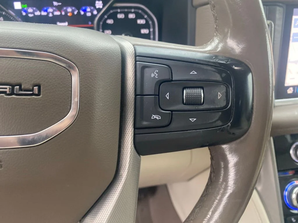 Used 2021 White GMC Denali image 4
