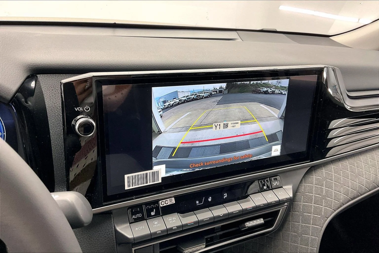 2026 Toyota Camry XLE - Photo 13
