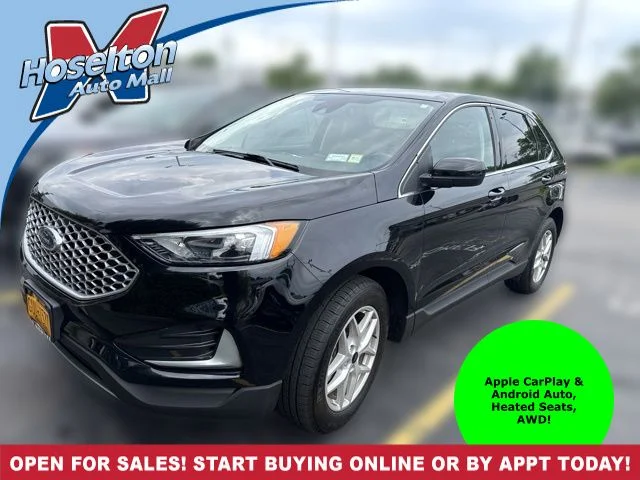 Used 2023 Black Ford SEL image 1