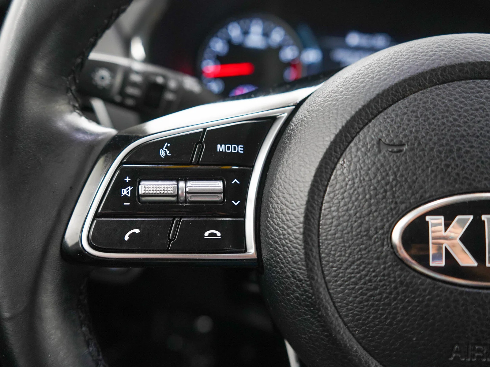 Used 2021 Snow White Pearl Kia SX DCT AWD image 25