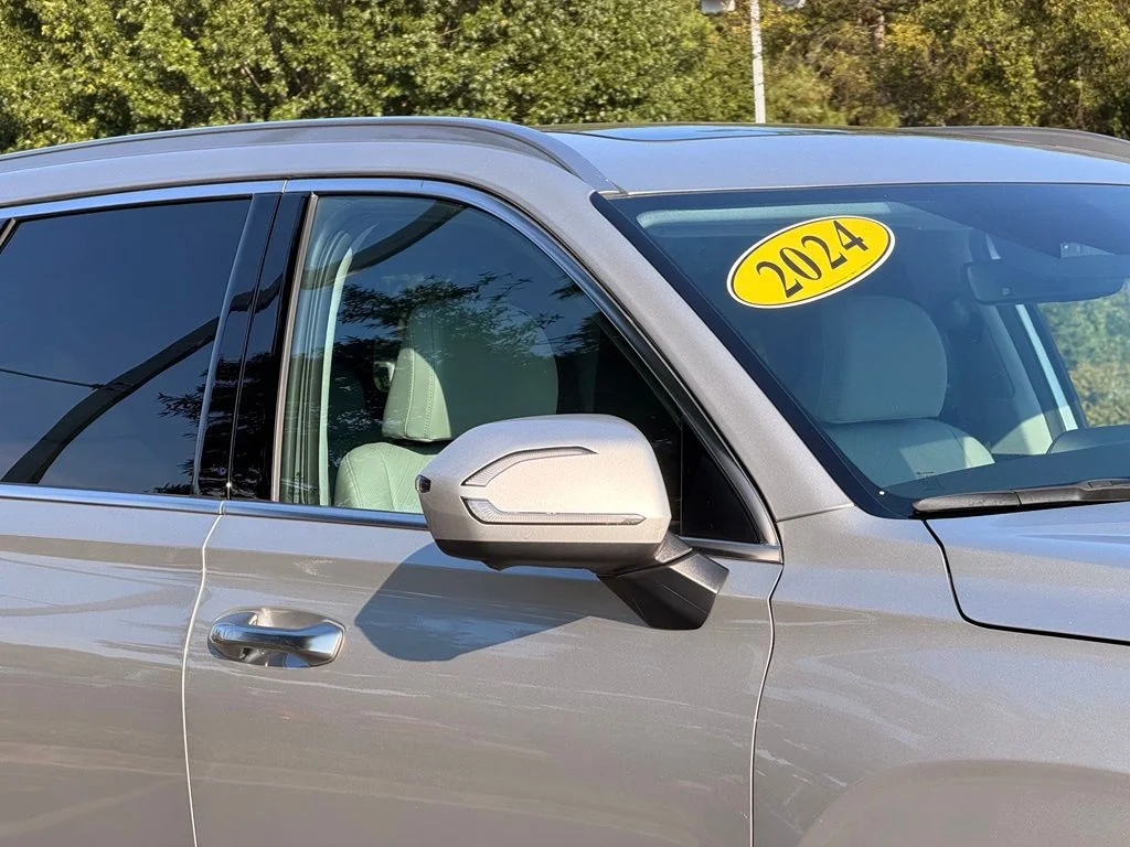Used 2024 Silver Hyundai SEL image 7