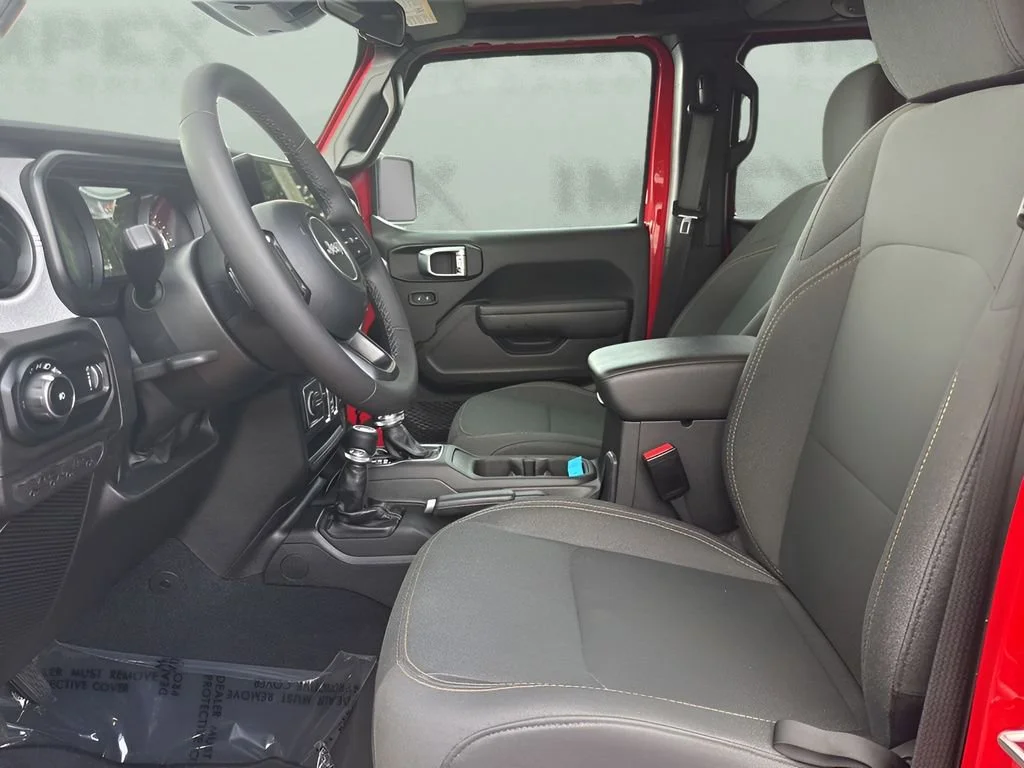 Used 2025 Red Jeep Sport S image 17