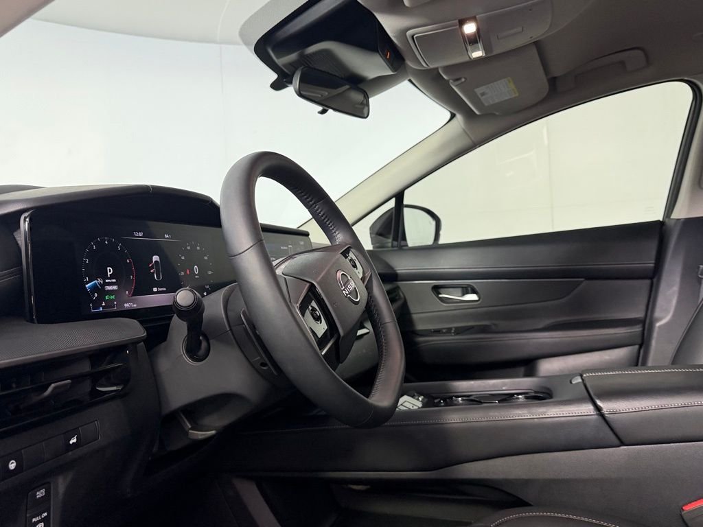 Used 2025 White Nissan SV image 23