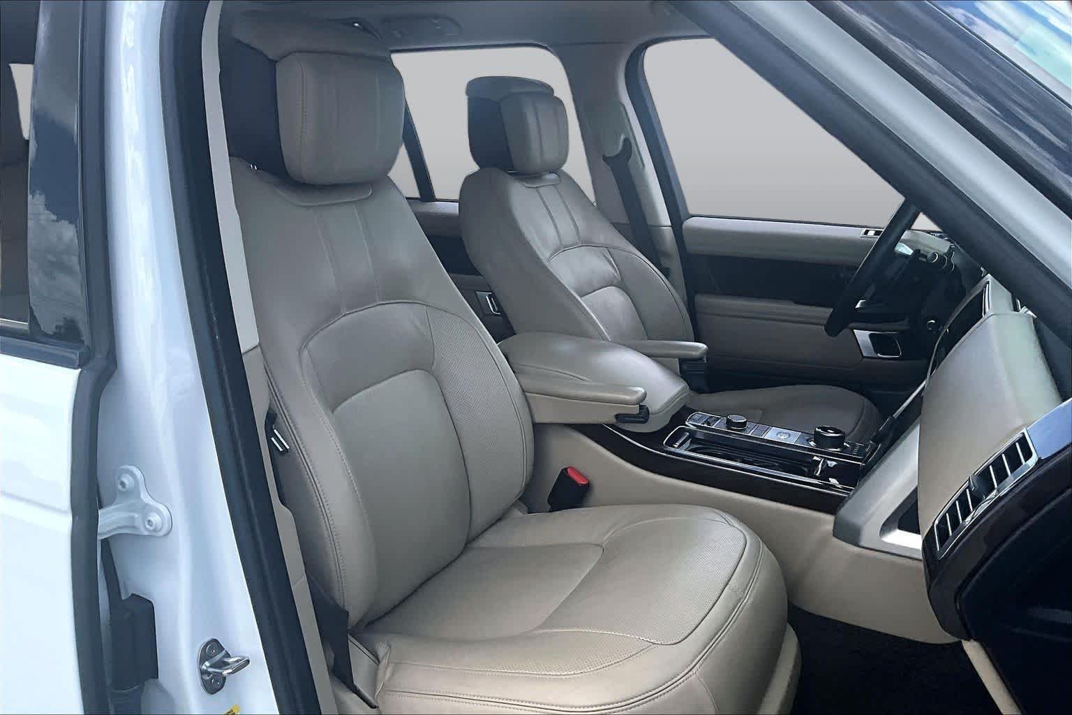 Used 2018 Fuji White Land Rover HSE image 8