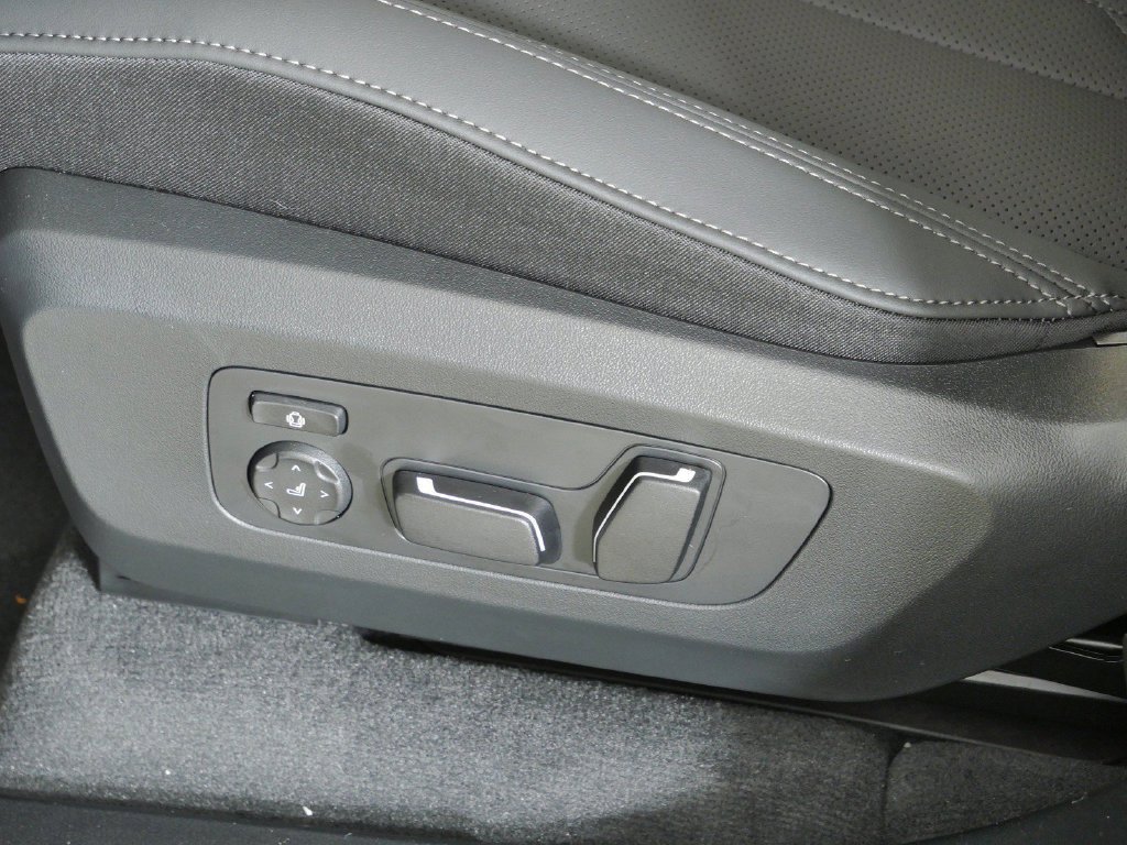 Used 2026 Brooklyn Grey Metallic BMW 30 xDrive image 40