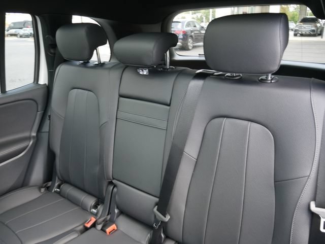 New 2026 Polar White Mercedes-Benz GLB 250 image 43