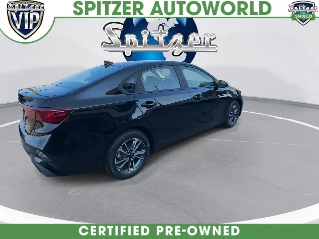 Used 2023 Black Kia LXS image 15