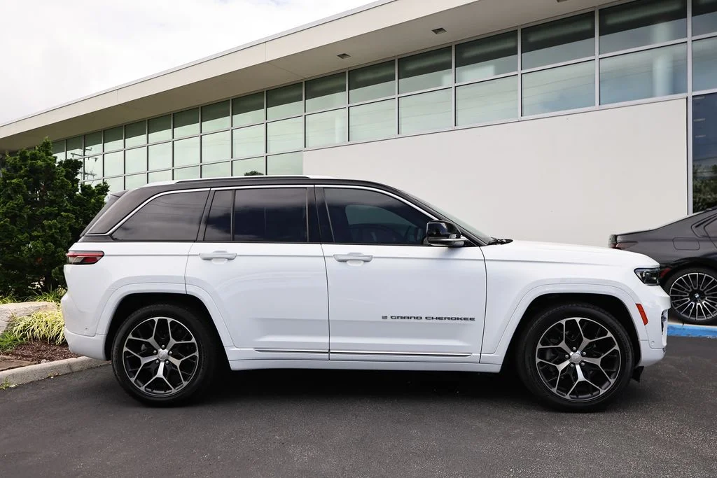Used 2022 Bright White Clearcoat Jeep Summit Reserve 4xe image 4
