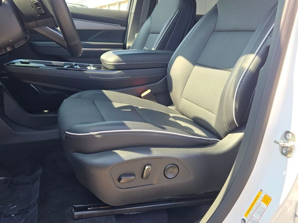 Used 2026 White Buick Preferred image 21
