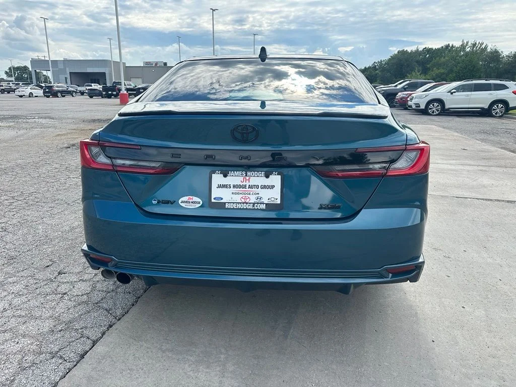 2025 Toyota Camry XSE - Photo 6