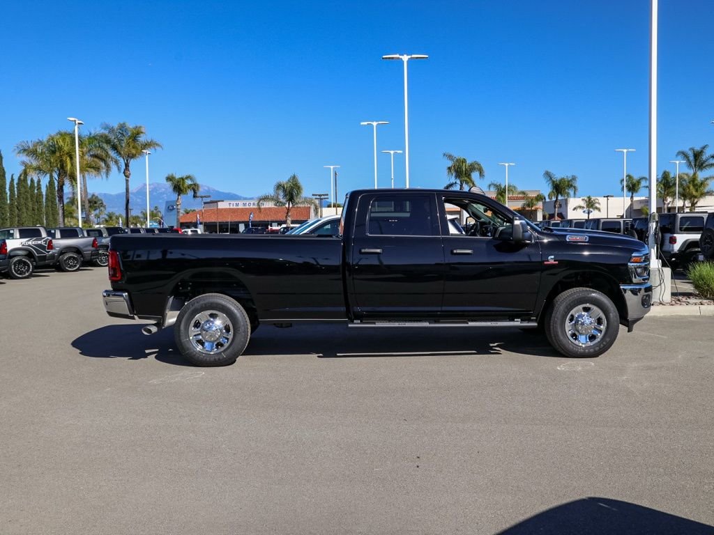 New 2026 Diamond Black Crystal Pearl-Coat Exterior Paint RAM Tradesman image 2