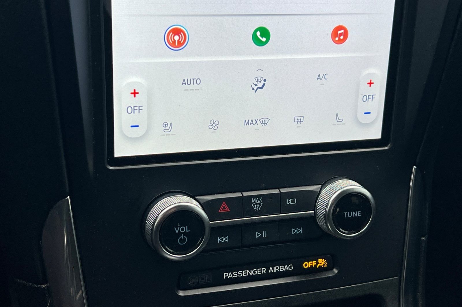 2024 Ford Edge Titanium - Photo 18