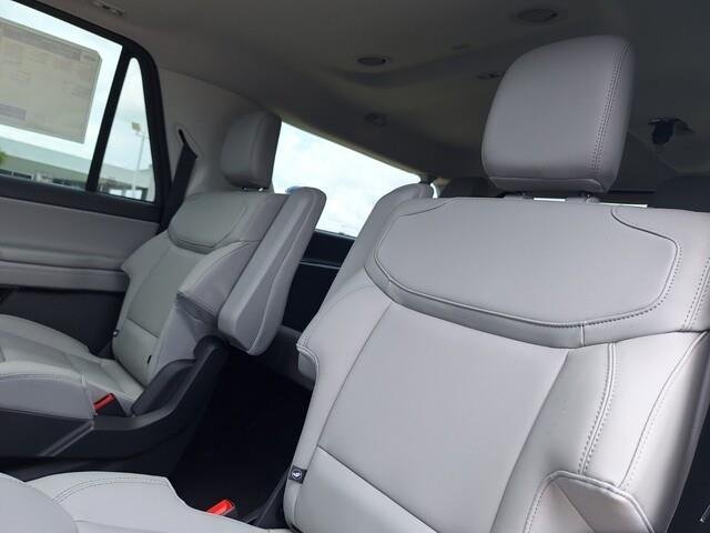 New 2026 Agate Black Metallic Ford MAX Active image 27