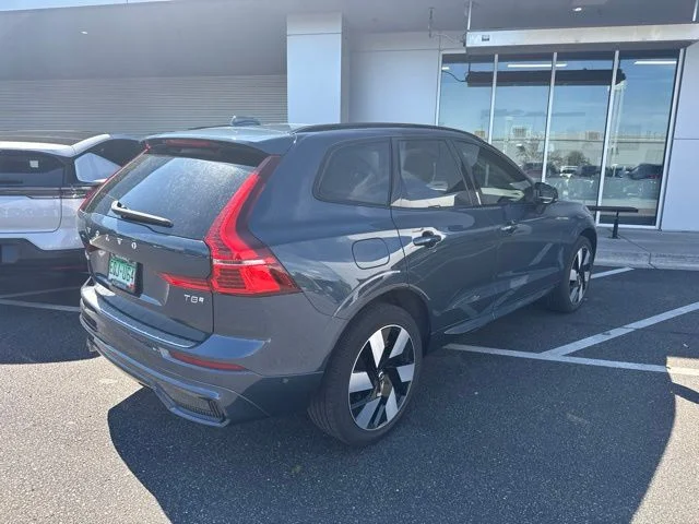 Used 2025 Blue Volvo T8 Plus image 3