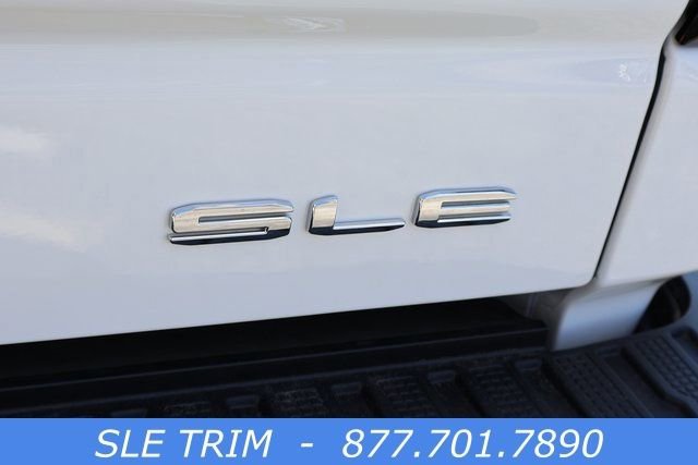 New 2026 Summit White GMC SLE image 7
