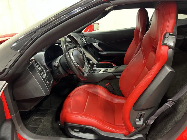 Used 2016 Red Chevrolet Stingray image 5