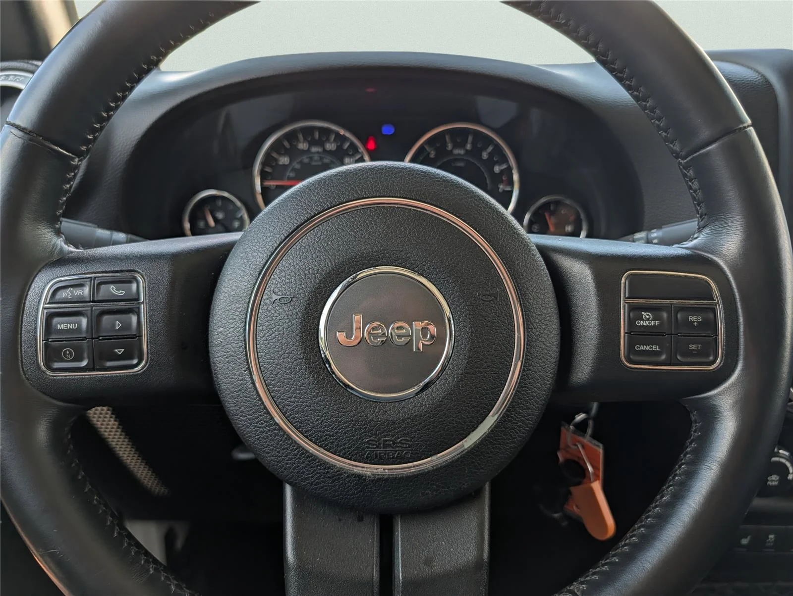 Used 2014 Bright White Clearcoat Jeep Sahara image 19