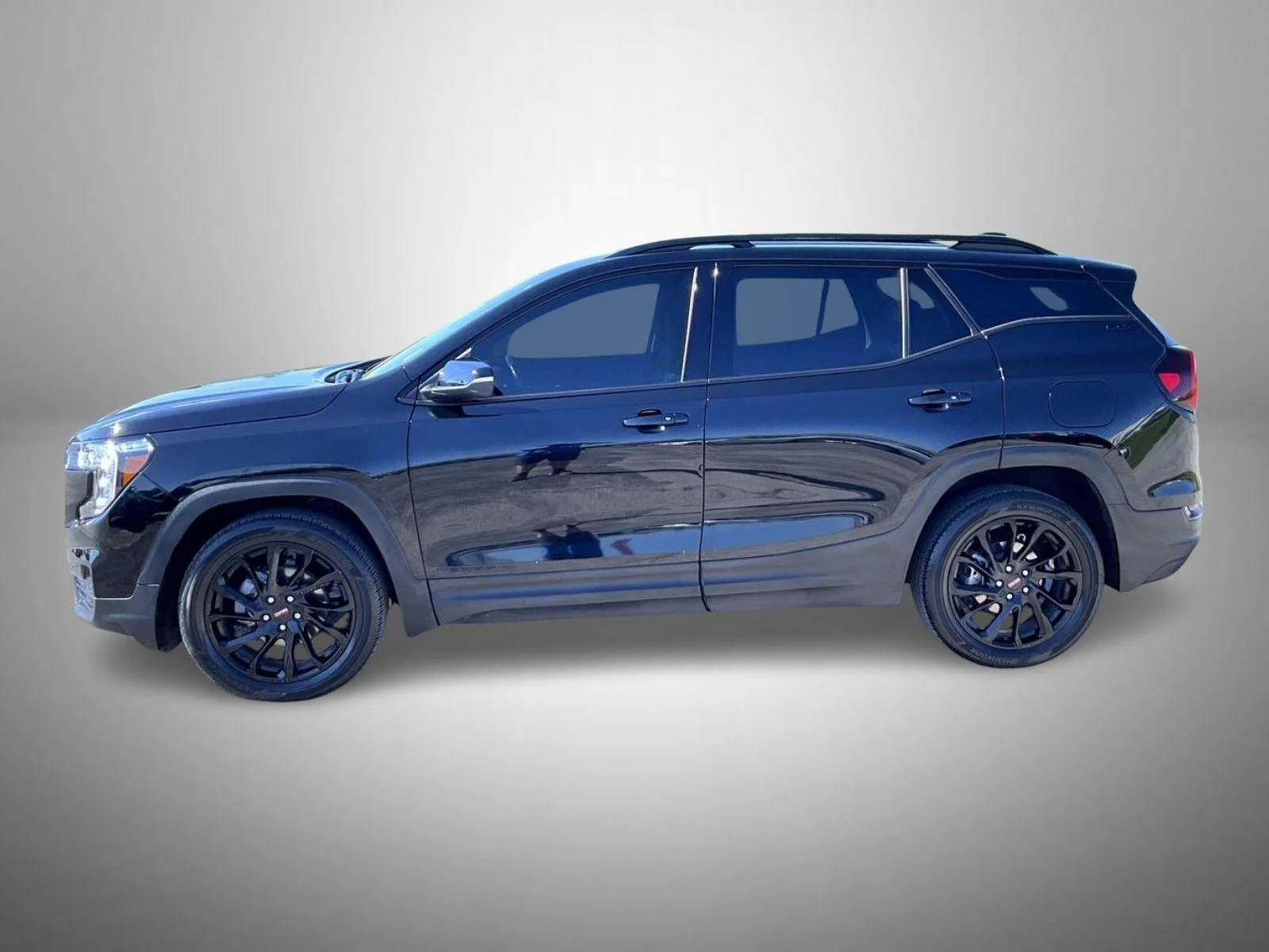 Used 2024 Black GMC SLT image 8