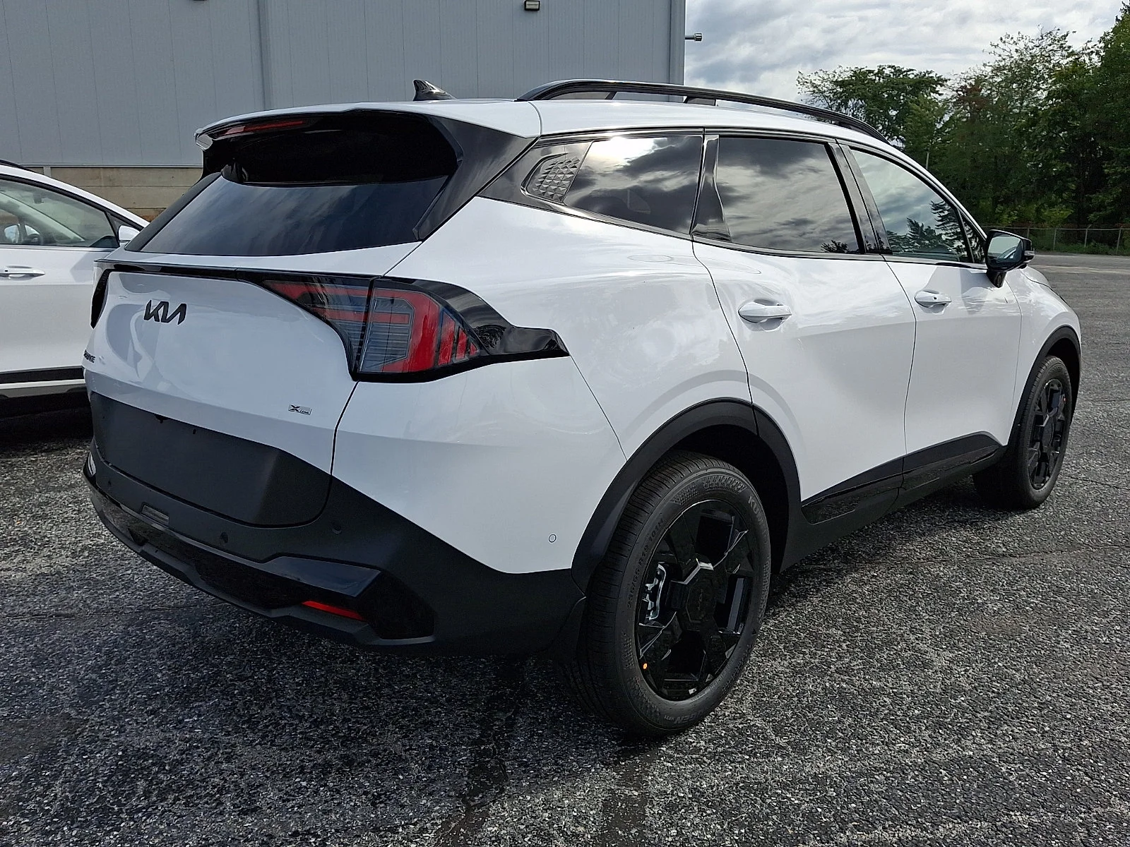 New 2027 White Kia X-Line image 7