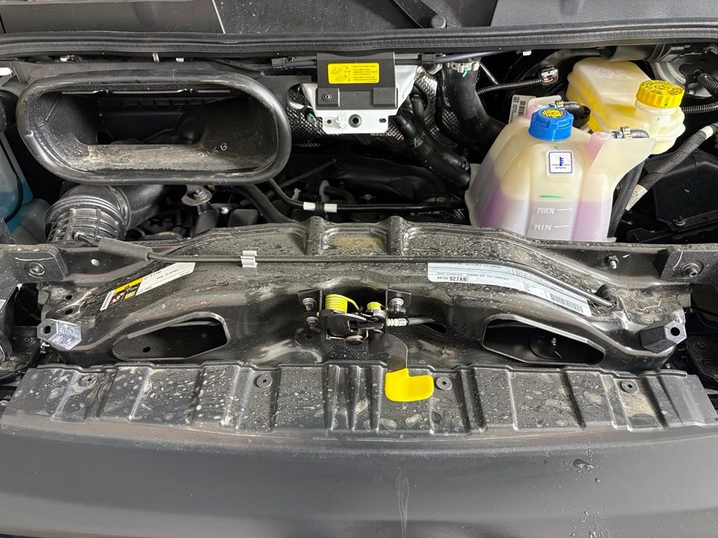 New 2027 Bright White Clearcoat RAM Base image 35
