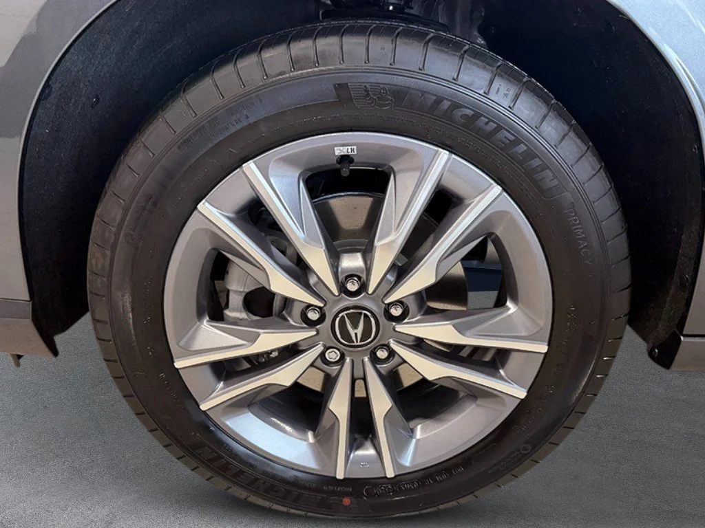 New 2026 Solar Silver Metallic Acura Base image 11