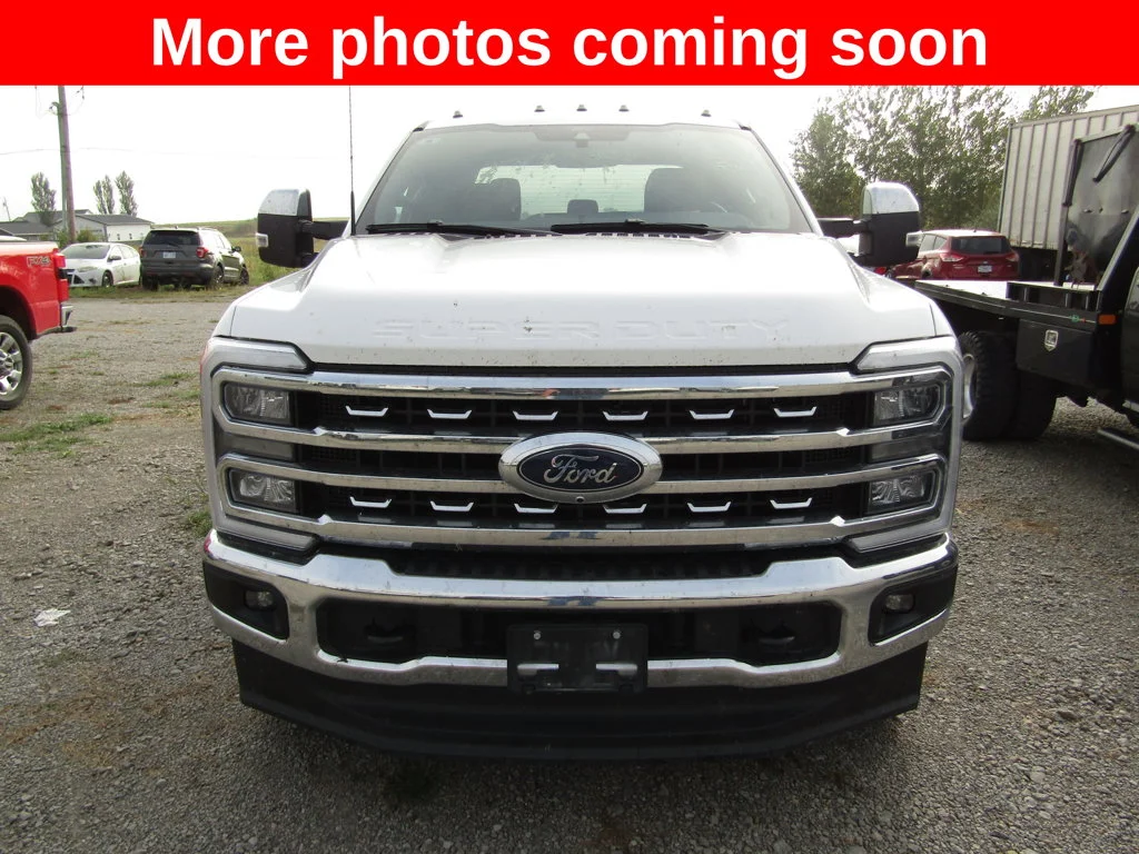 Used 2025 White Ford Lariat image 8