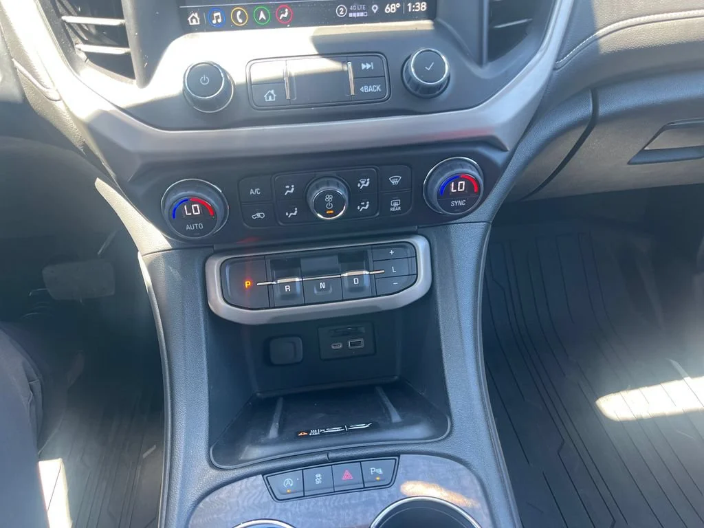 2023 GMC Acadia Denali - Photo 23