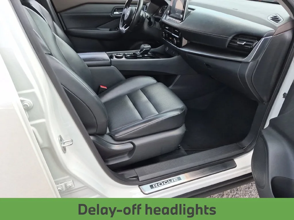 Used 2022 White Nissan SV image 30