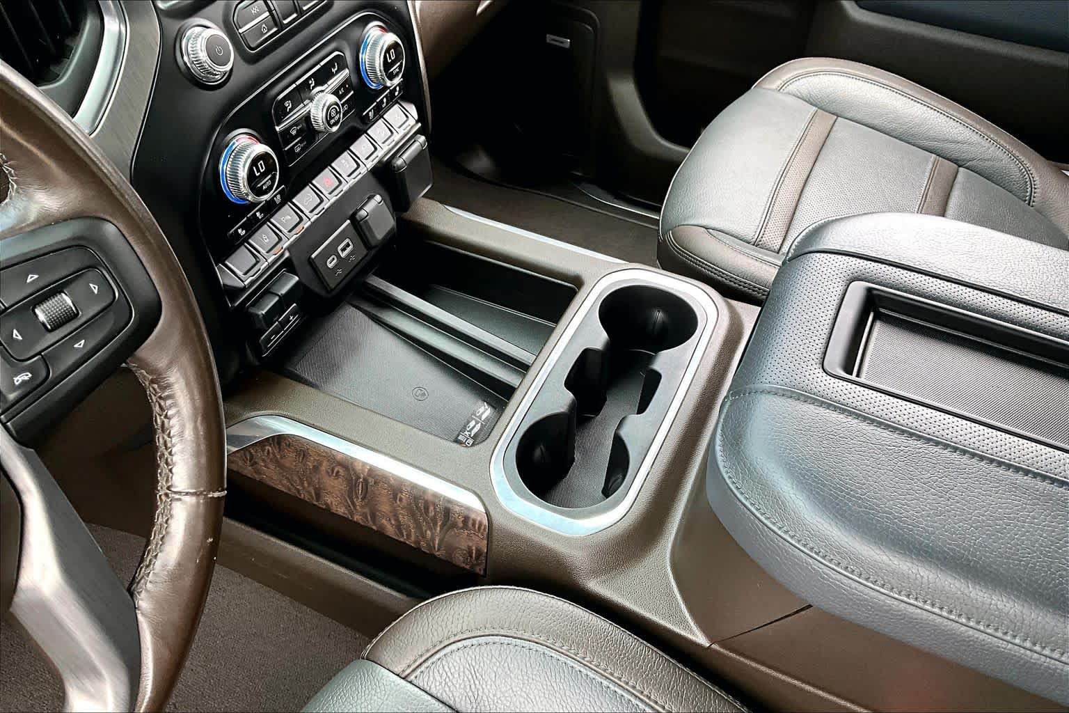 Used 2022 Summit White GMC Denali image 17