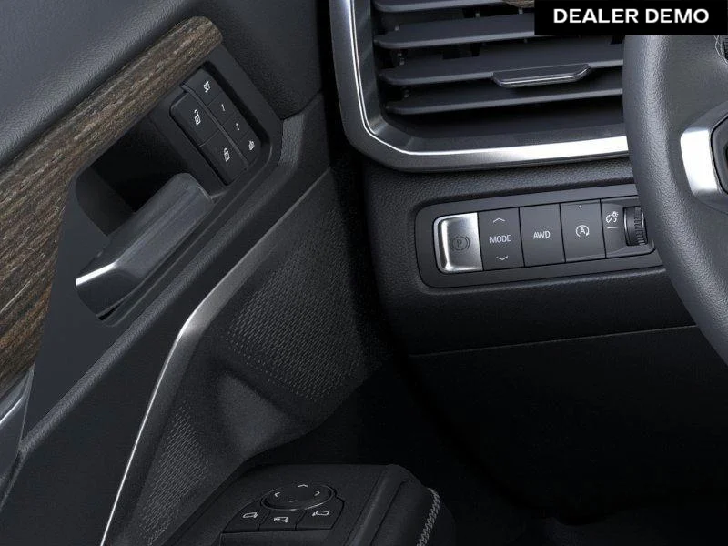 Used 2025  GMC Denali image 22