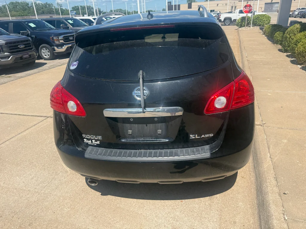 Used 2012 Super Black Nissan SL image 9