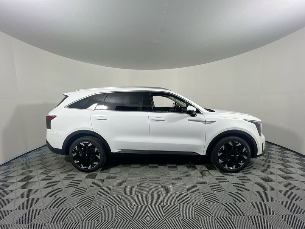 New 2026 Glacial White Pearl Kia SX image 2