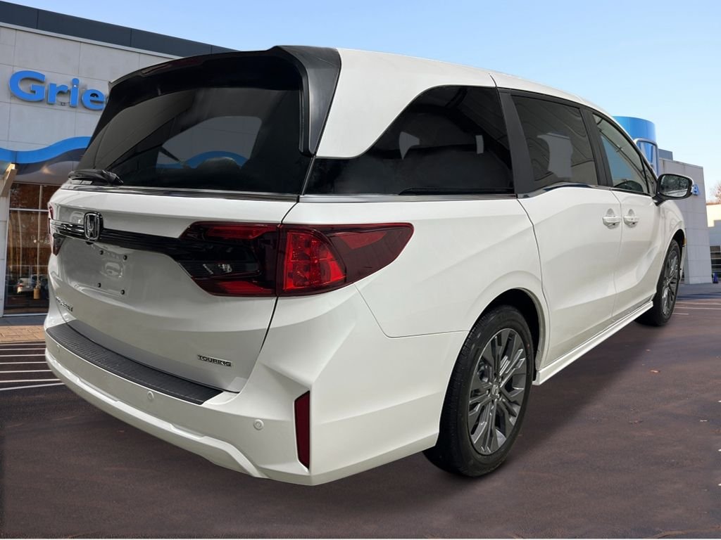 New 2026 Platinum White Pearl Honda Touring image 5