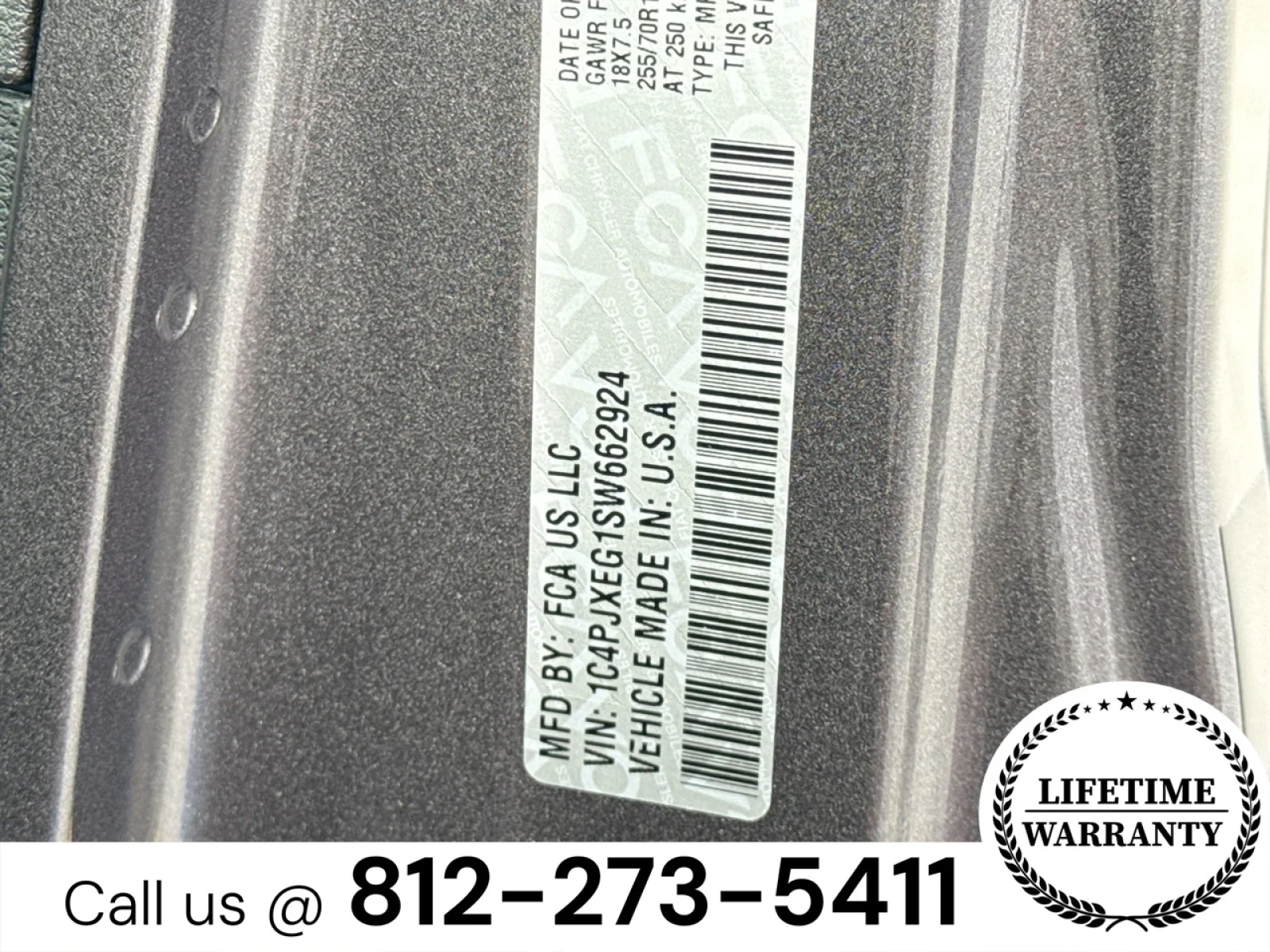 New 2025 Granite Crystal Metallic Clear-Coat Exterior Paint Jeep Sahara image 31