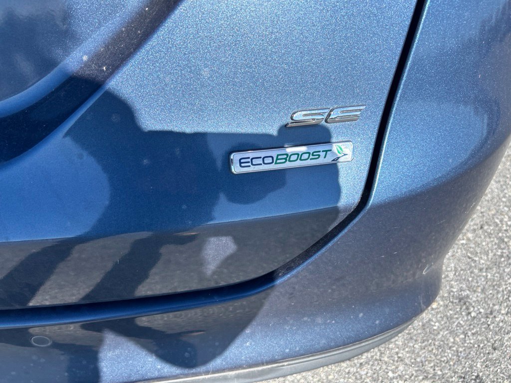 Used 2018 Blue Ford SE image 8