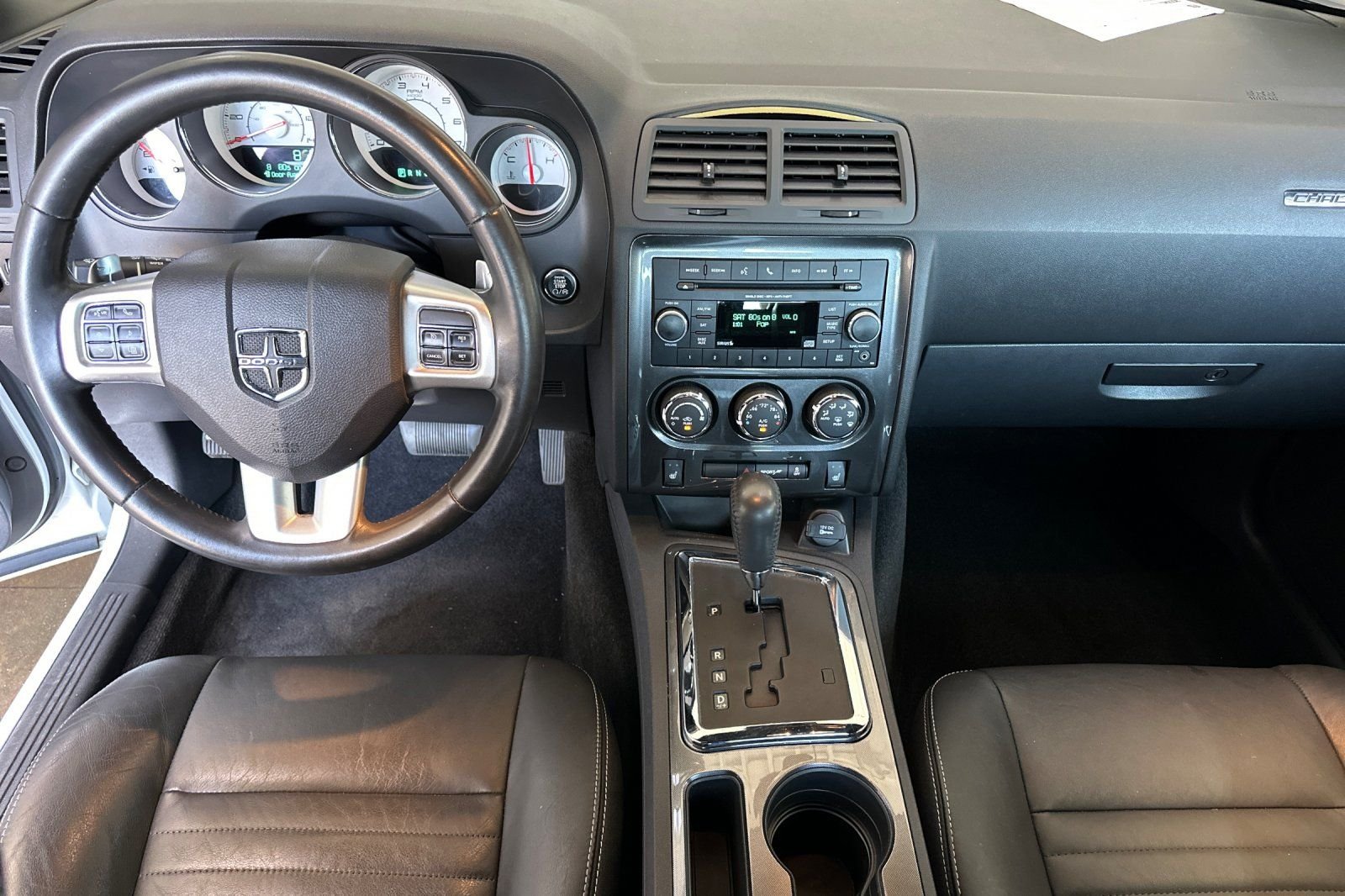 Used 2013 White Dodge SXT image 13