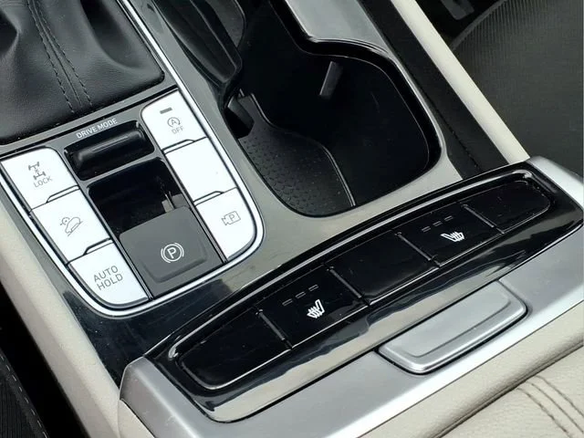 Used 2024  Hyundai SEL image 9