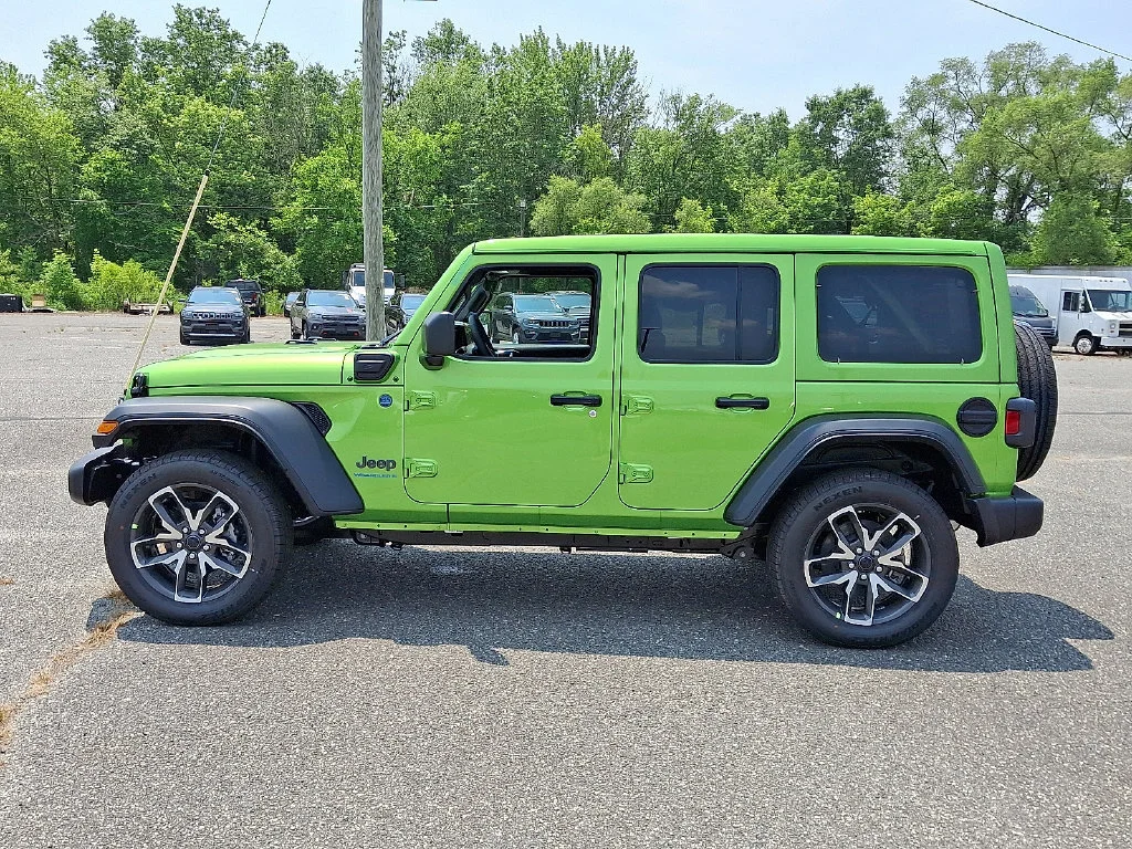 New 2025 Mojito Clear-Coat Exterior Paint Jeep Sport S image 5