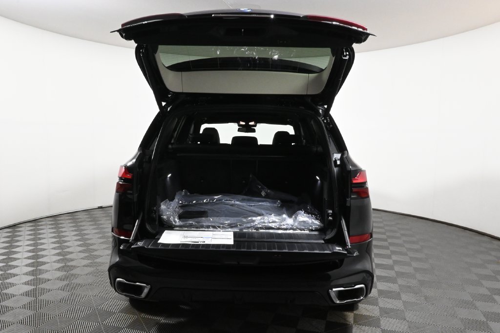 Used 2026 Black BMW xDrive50e image 38